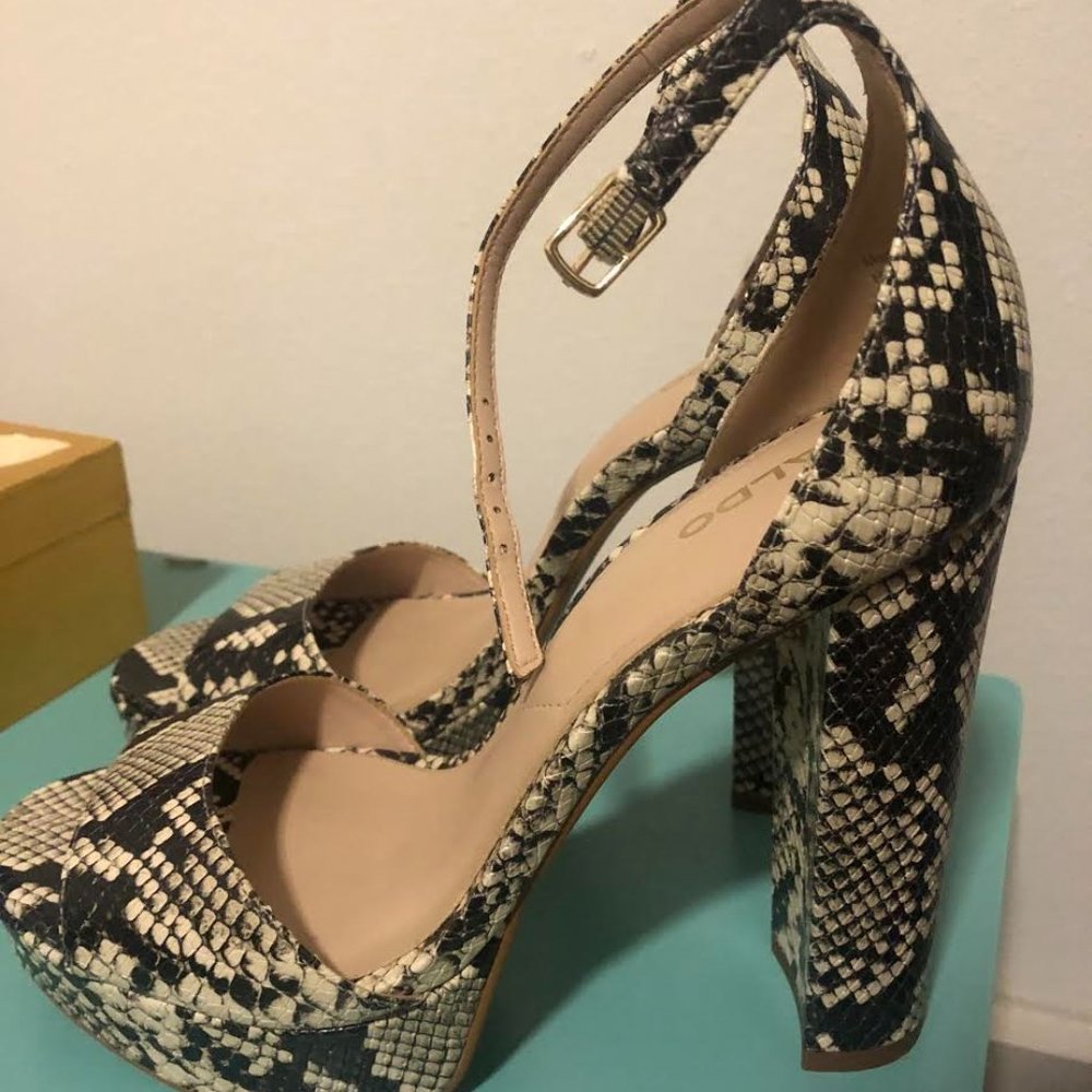 Aldo Snakeskin Platform Heels size 7